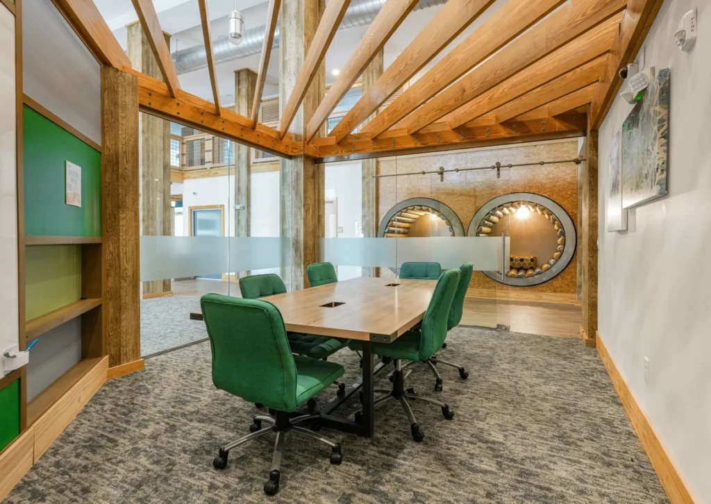 the-pier-glass-enclosed-study-room